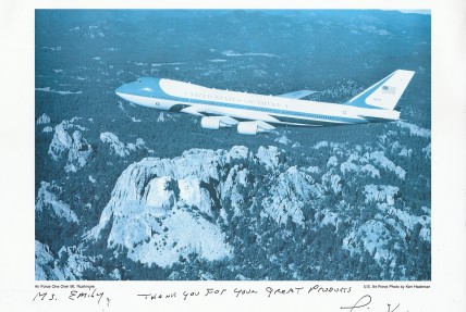 A thank you note from the chief flight attendant on Air Force I